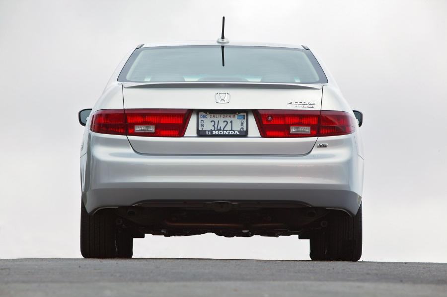  Honda Accord Hybrid America 2005 года  (фото 46 из 69)